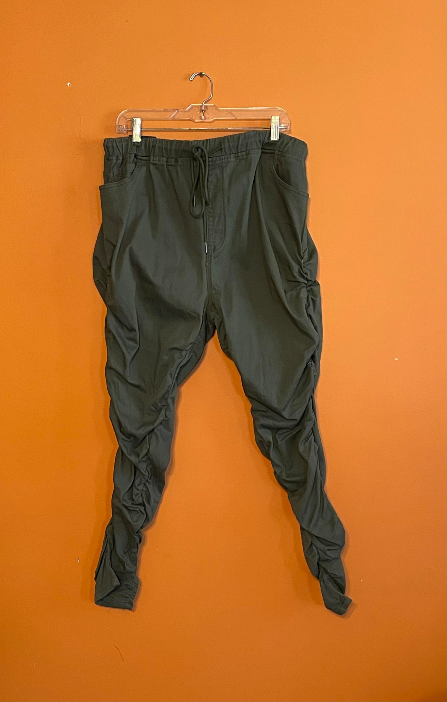 Ruffled Pants - 2X
