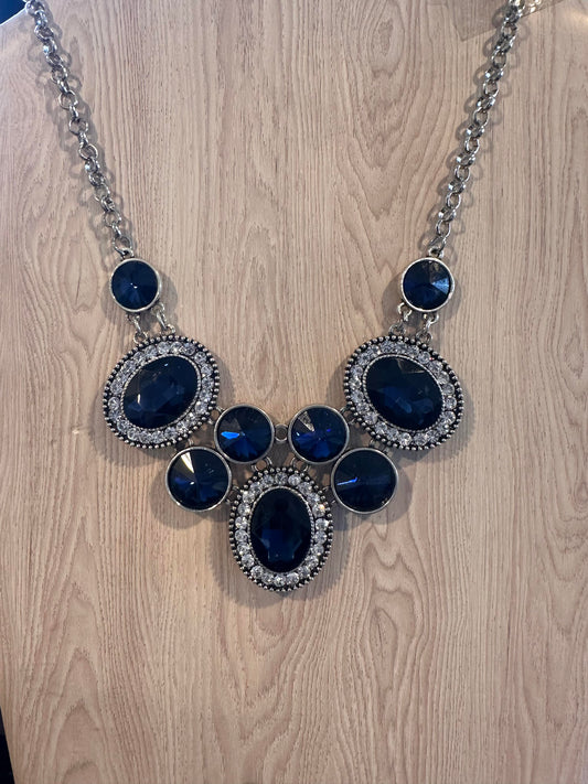Gothic Glamour: Black Stone Necklace
